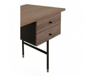 Jaunimo rašomasis stalas (riešutas)